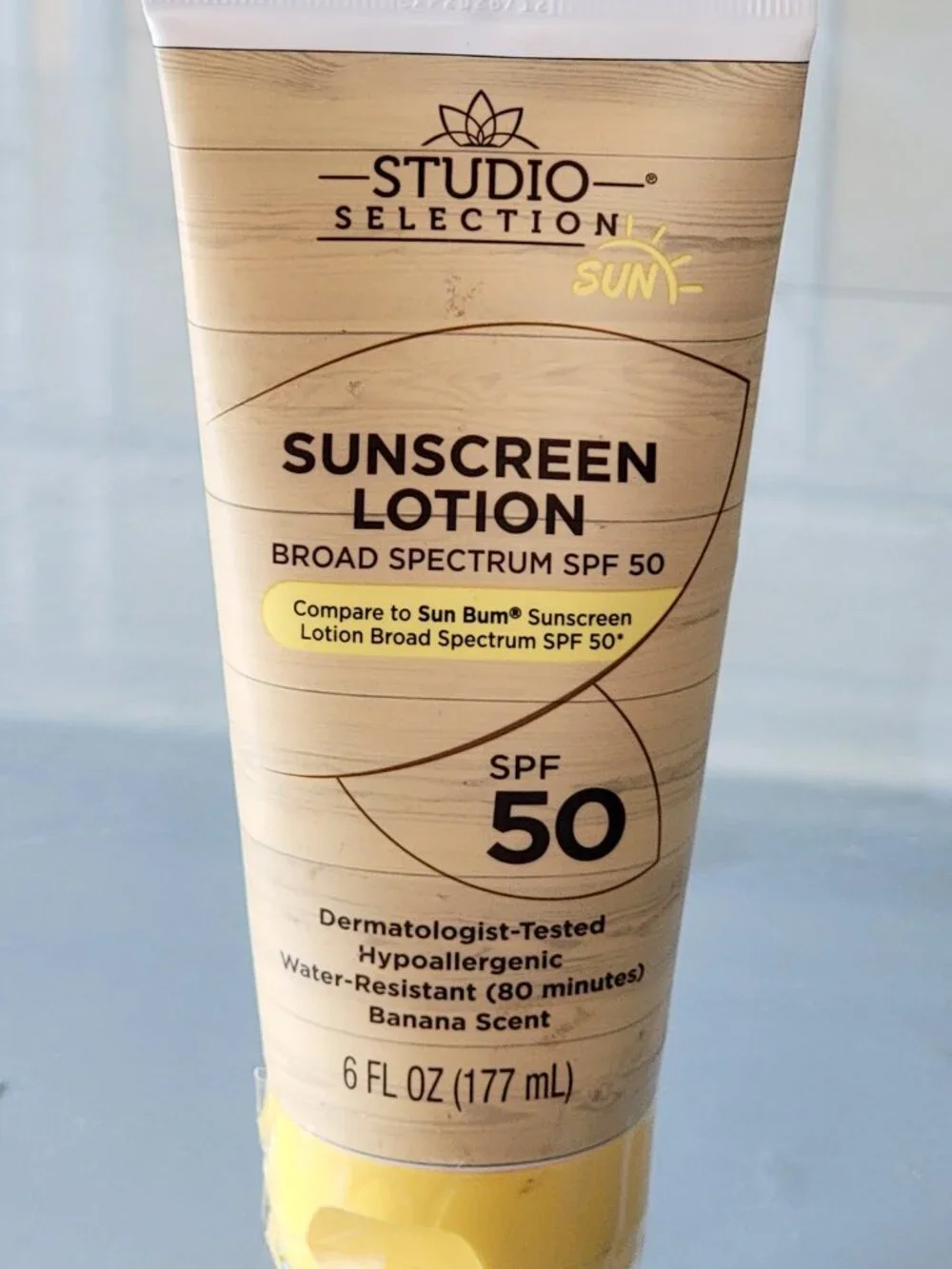 Studio Selection Sun Sunscreen Lotion SPF 50 Banana Scent 6oz Exp 12/26